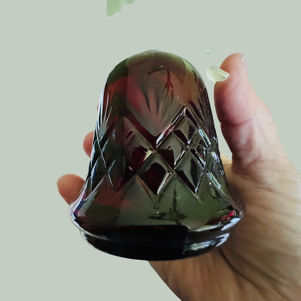 Vintage‎ Avon Crystalsong Sonnet Cologne Ruby Red Glass Bell Bottle with Bow 4oz - Picture 3 of 6